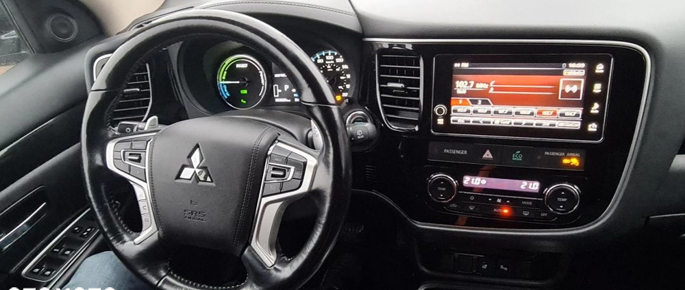 Mitsubishi Outlander cena 98900 przebieg: 63655, rok produkcji 2018 z Gostynin małe 379